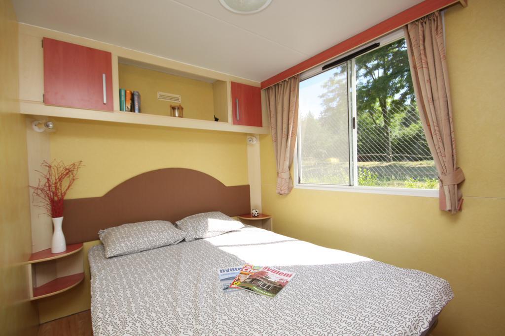 Hotel Mobilheimy U Prehrady à Horní Dunajovice Extérieur photo