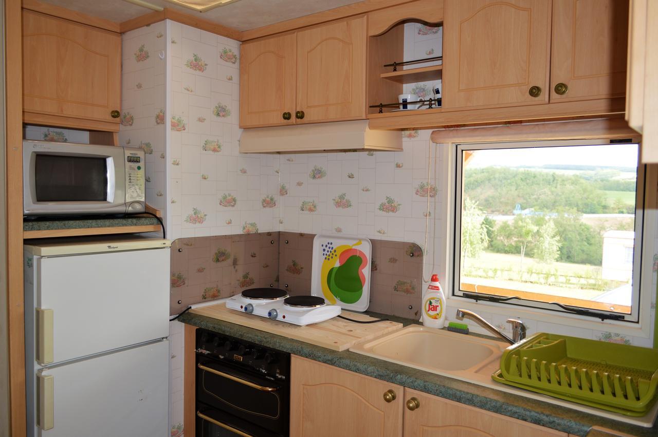 Hotel Mobilheimy U Prehrady à Horní Dunajovice Extérieur photo