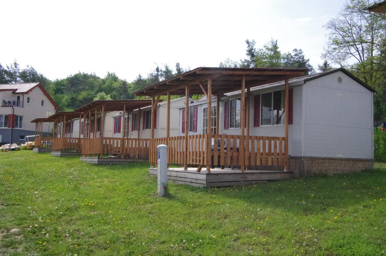 Hotel Mobilheimy U Prehrady à Horní Dunajovice Extérieur photo