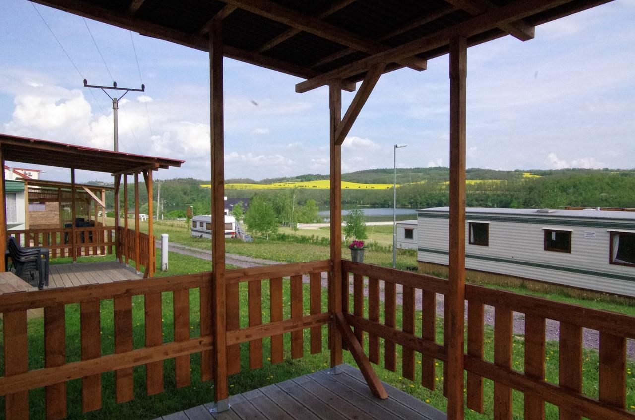 Hotel Mobilheimy U Prehrady à Horní Dunajovice Extérieur photo